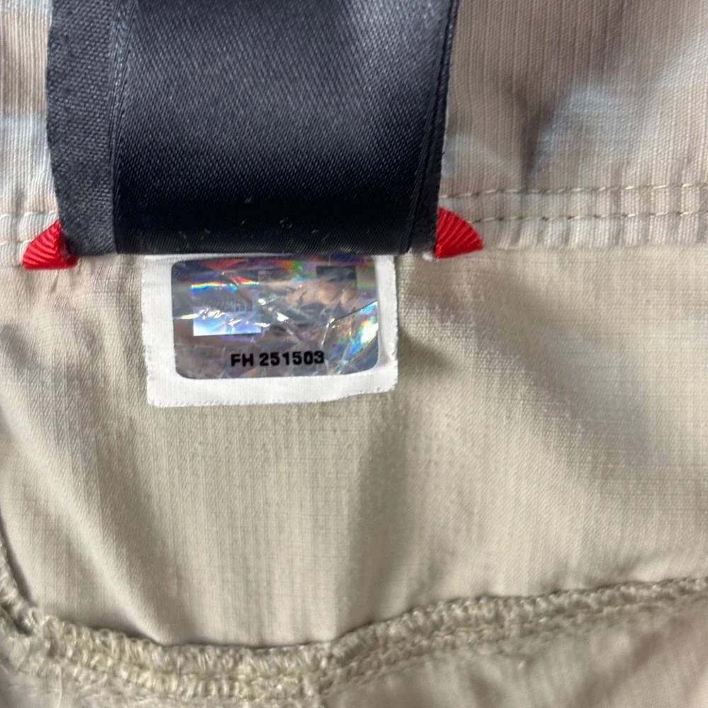 The North Face Men's Cargo Hiking Shorts Tan Nylon Trail Outdoor Pockets Size M‎